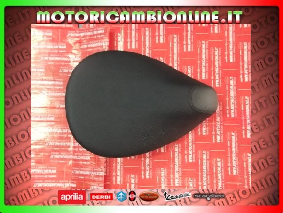 Sella nera monoposto Originale per Scarabeo 50cc cod AP8229416