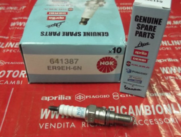 Candela NGK ER9EH-6N Originale per Aprilia e Piaggio codice 641387