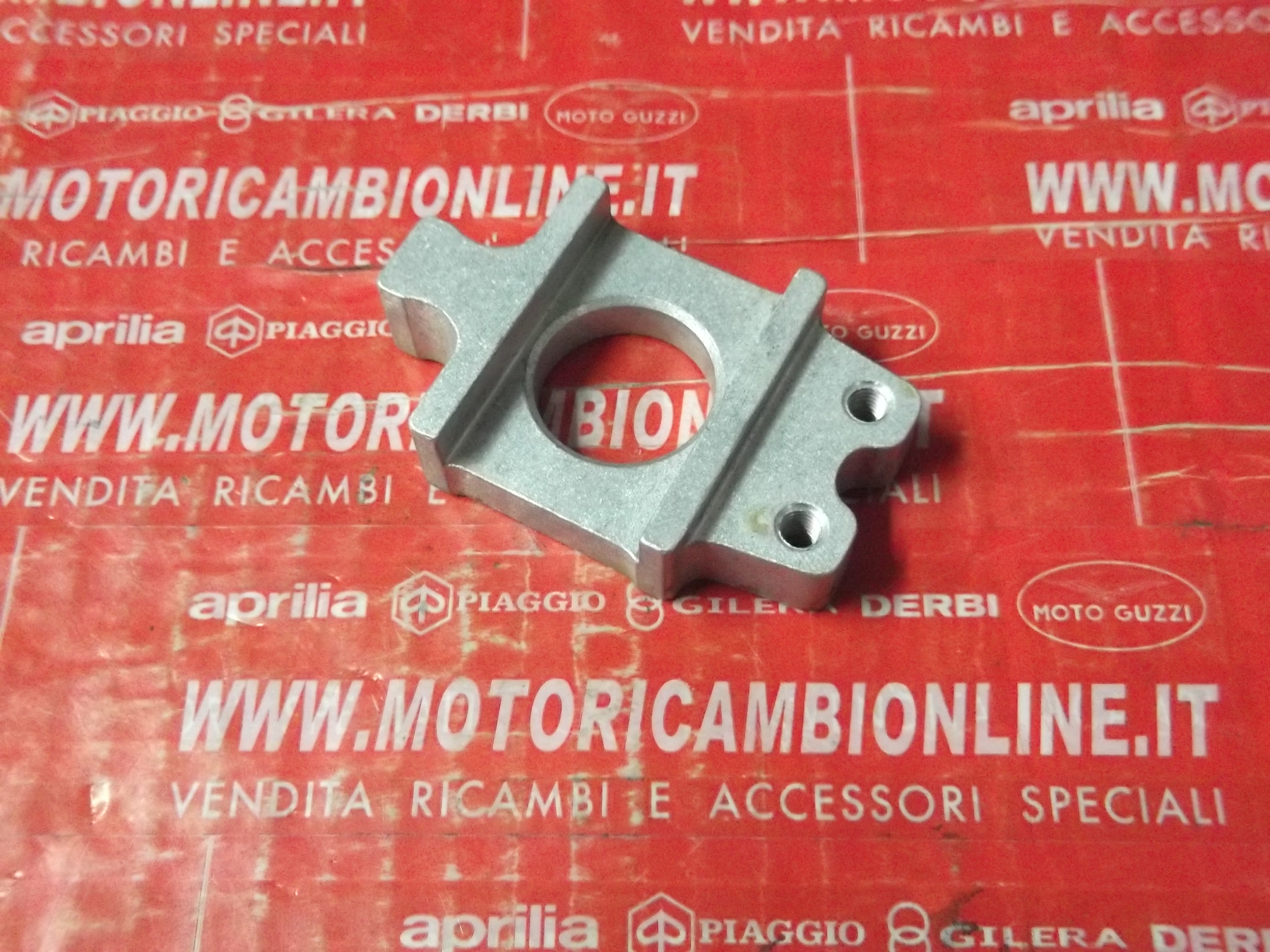 Pattino Tendicatena Sinistra Aprilia Capo Nord codice B046077