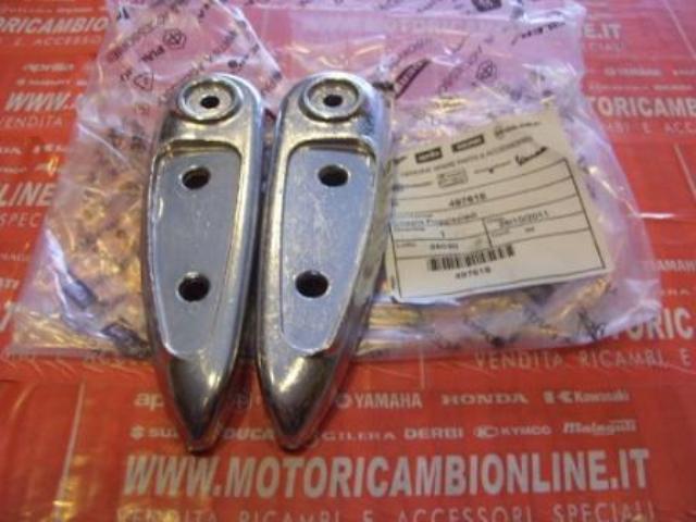 Coppia Poggiapiedi Derbi Sonar e Piaggio Liberty e Skipper Cod 497618